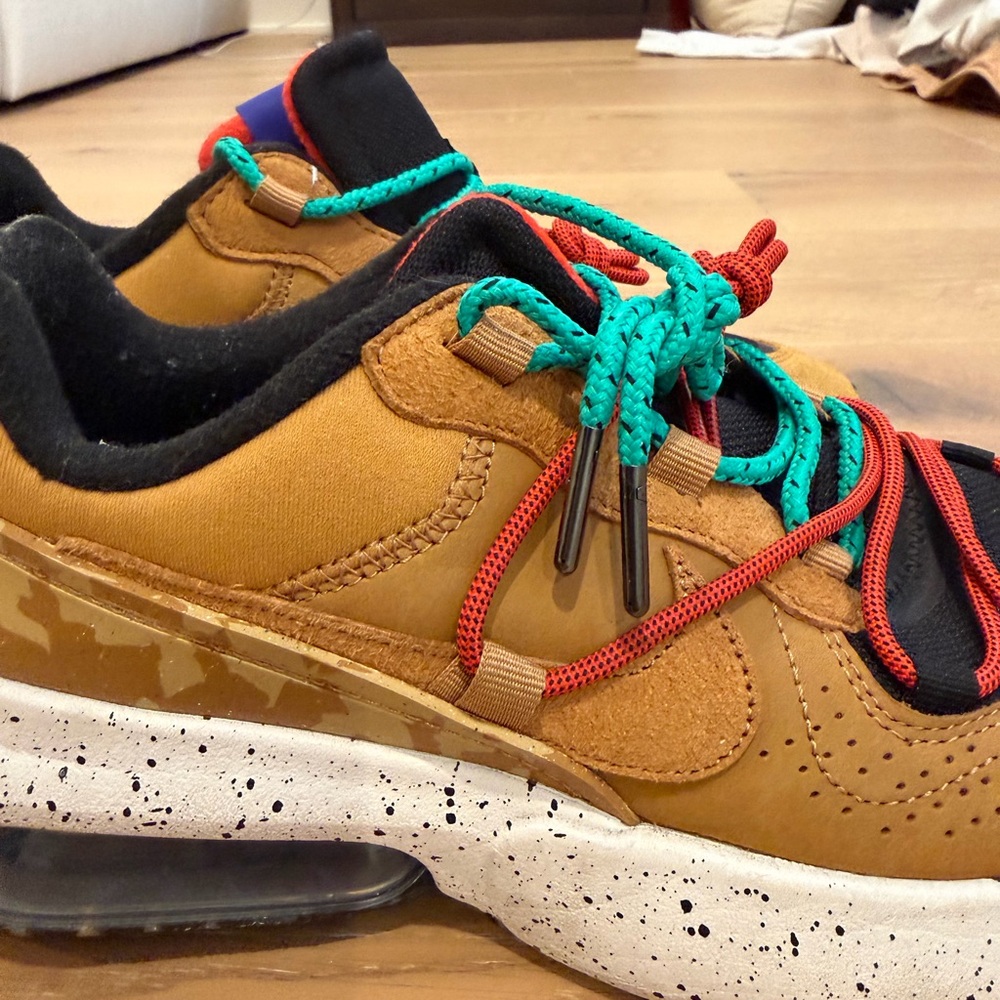 Nike brown sneakers - Picture 2 of 5